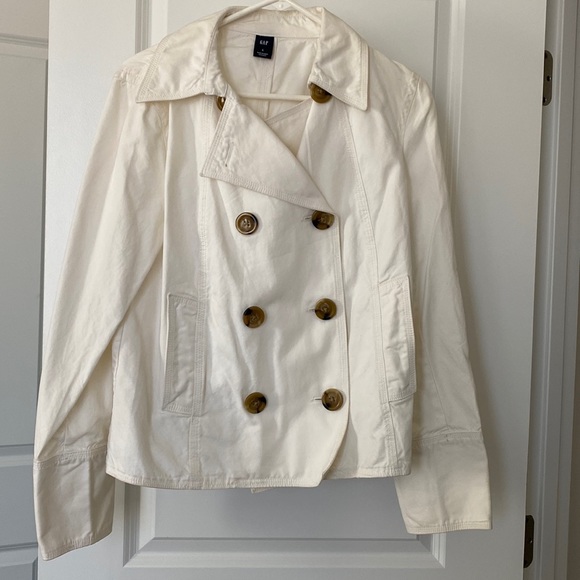 Gently Used Women’s Gap Jacket - Picture 1 of 5